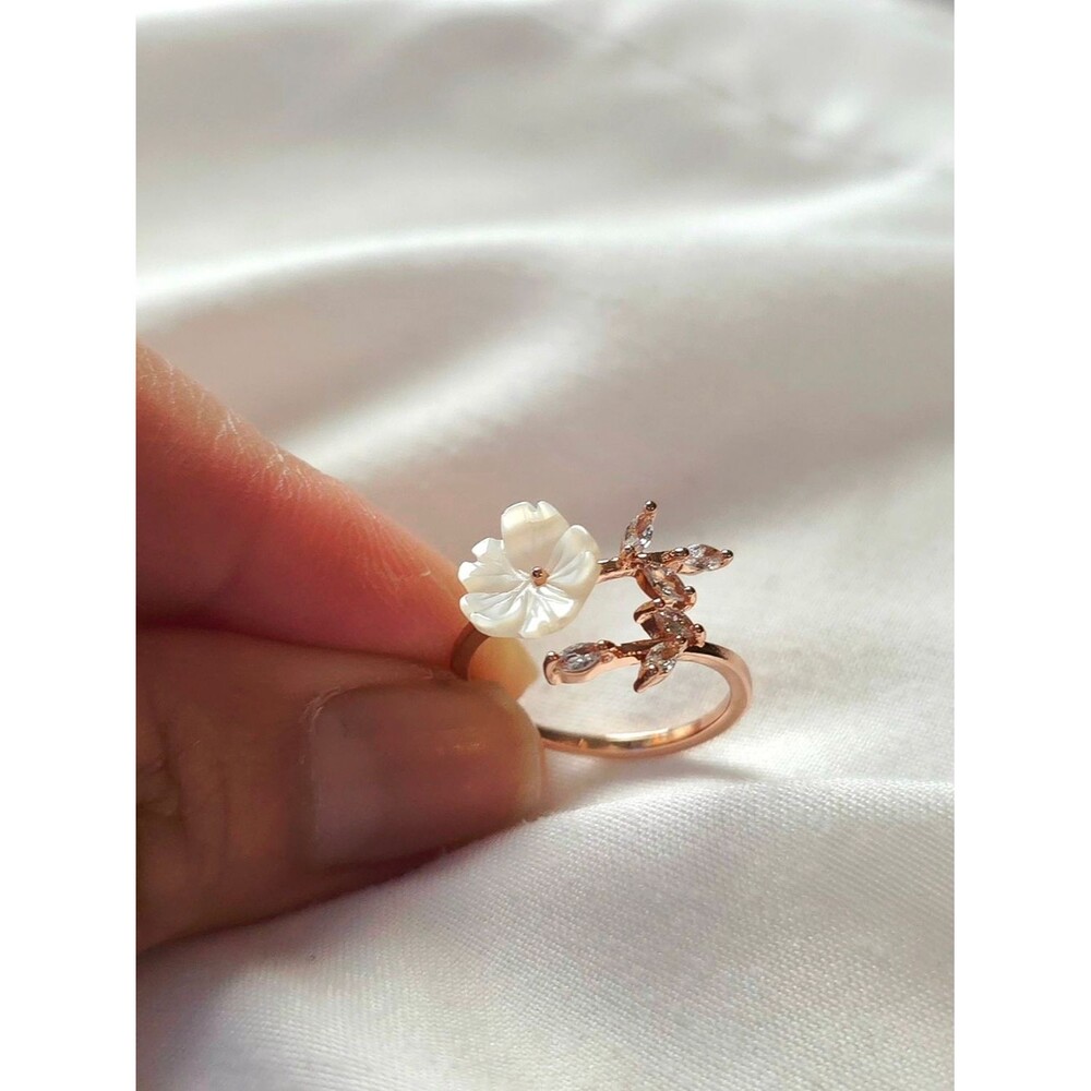 💎NEW💎 GOLD PLATED CHERRY BLOSSOM RING - Picture 2 of 11